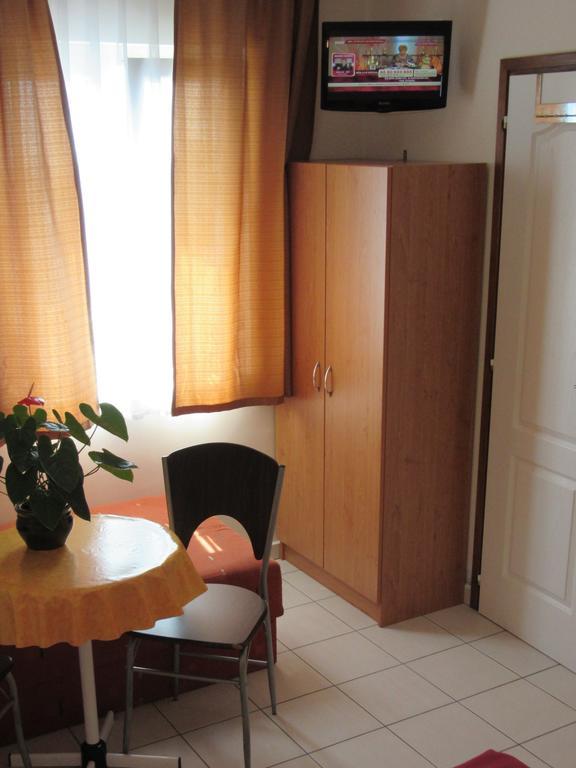 Suele Apartments & Rooms Balatonfured Room photo