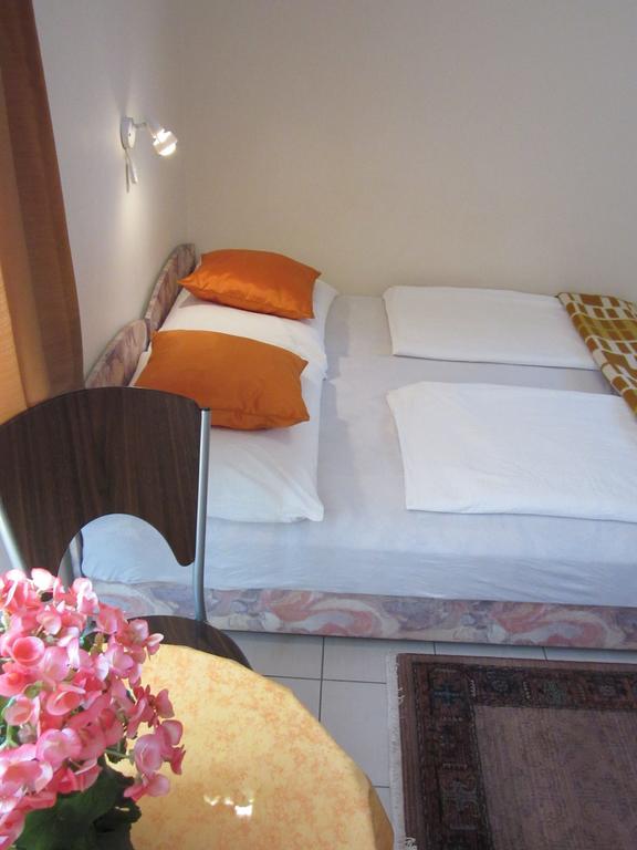 Suele Apartments & Rooms Balatonfured Room photo