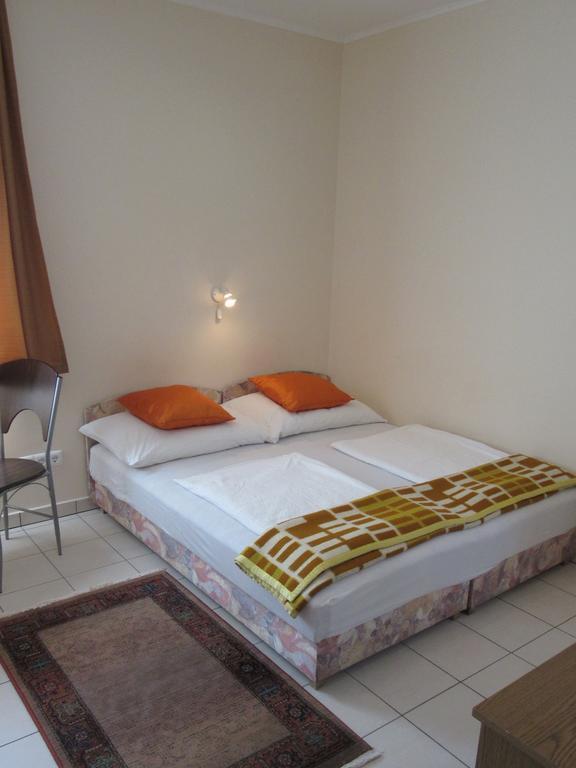 Suele Apartments & Rooms Balatonfured Exterior photo
