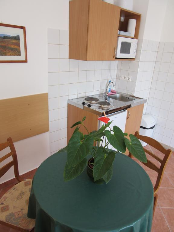 Suele Apartments & Rooms Balatonfured Room photo